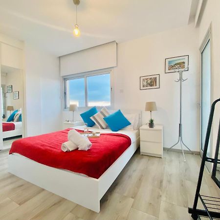 Panoramic Seaside Getaway, 2-Br Penthouse Διαμέρισμα Λάρνακα Εξωτερικό φωτογραφία