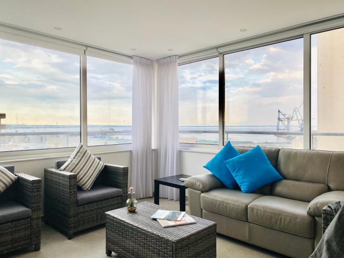 Panoramic Seaside Getaway, 2-Br Penthouse Διαμέρισμα Λάρνακα Εξωτερικό φωτογραφία