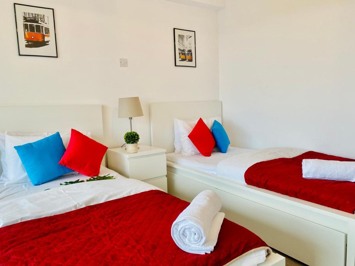 Panoramic Seaside Getaway, 2-Br Penthouse Διαμέρισμα Λάρνακα Εξωτερικό φωτογραφία