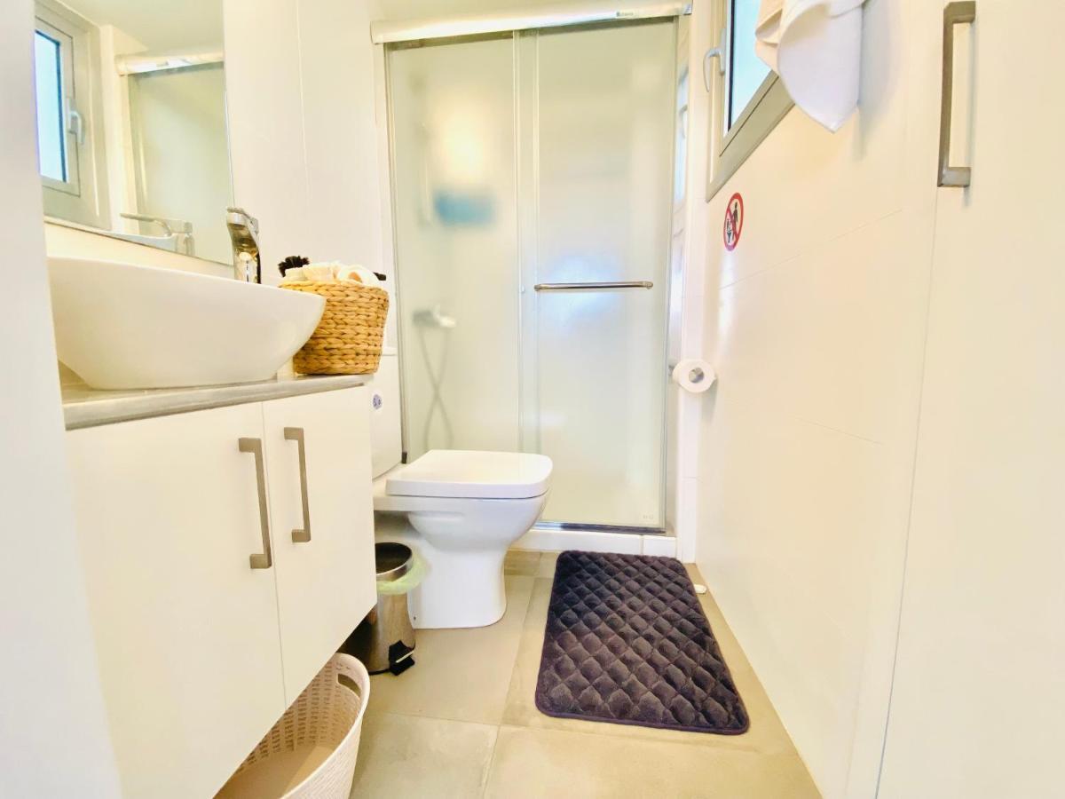 Panoramic Seaside Getaway, 2-Br Penthouse Διαμέρισμα Λάρνακα Εξωτερικό φωτογραφία